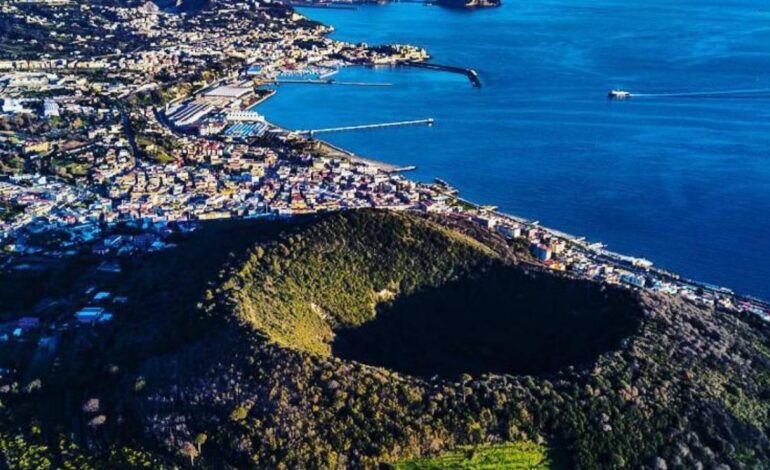 CAMPI FLEGREI – Potenziato il monitoraggio sottomarino della caldera